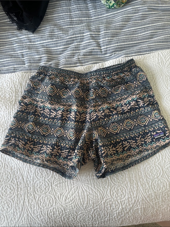 Patagonia Pants - Patagonia Women's Patterned Elastic-Waist Shorts